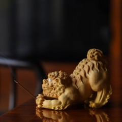 黄杨木 | 狮子戏球 香插
